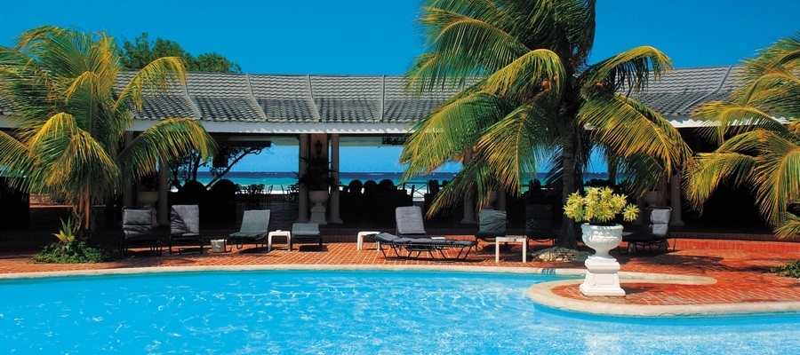 Half_Moon_Piscina_Acentro