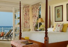 hibiscus suite half moon